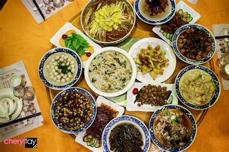  Luoyang Water Feast: Een overvloedige maaltijd vol knapperige textuur en pikante smaken!