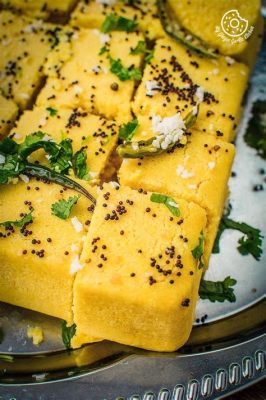  Khaman Dhokla: Een Zacht Gebak Met Frisse Citrussmaken En Pittige Chili's!