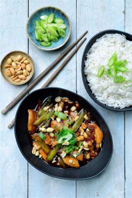   Kung Pao Kip: Een Smaakt Sensatie met Pittige Umami en Knisperende Noten!