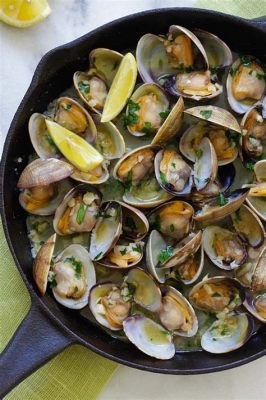  Sauted Dalian Clam: Een explosie van umami smaken en de frisse knapperigheid van zee